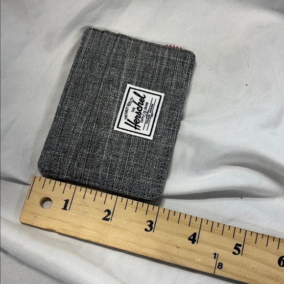 The Herschel Supply Gray white blk Card Holder and coins wallet - Picture 6 of 9